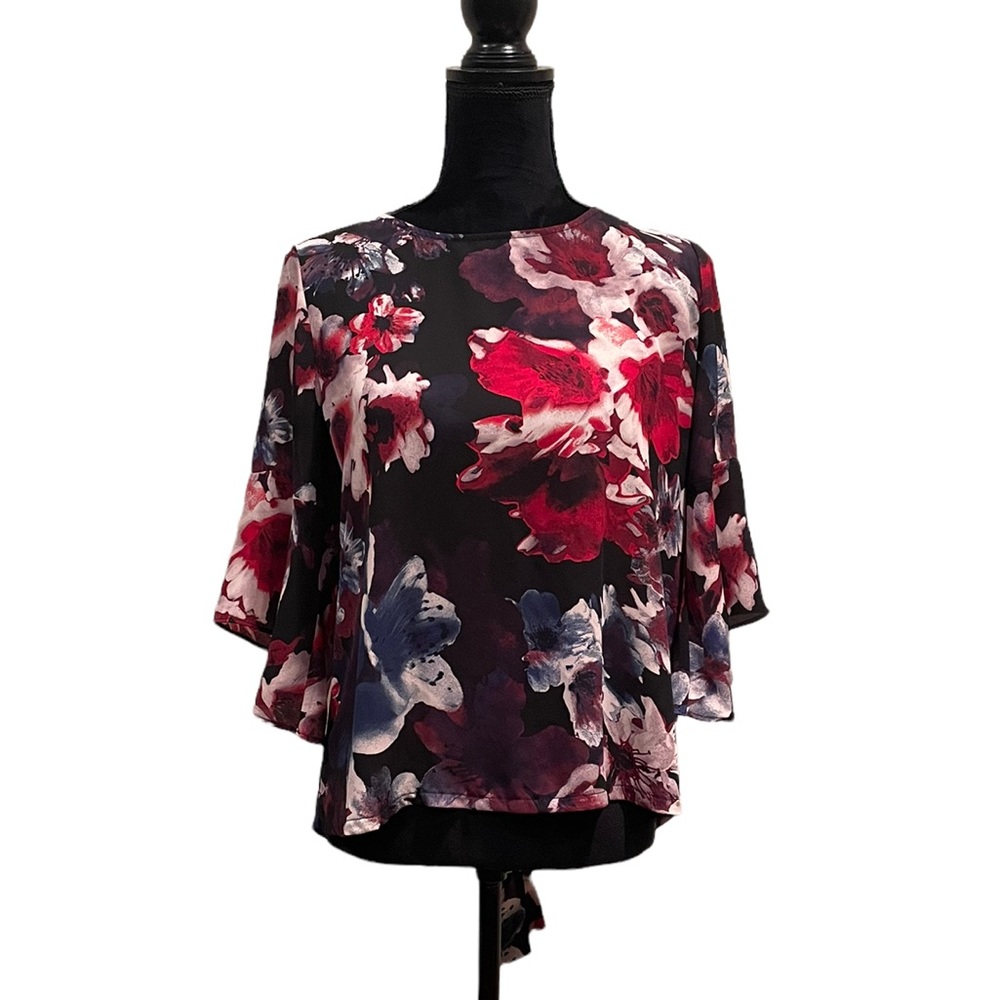 Reitmans pullover shortsleeve dark floral workwear bow detail blouse top medium